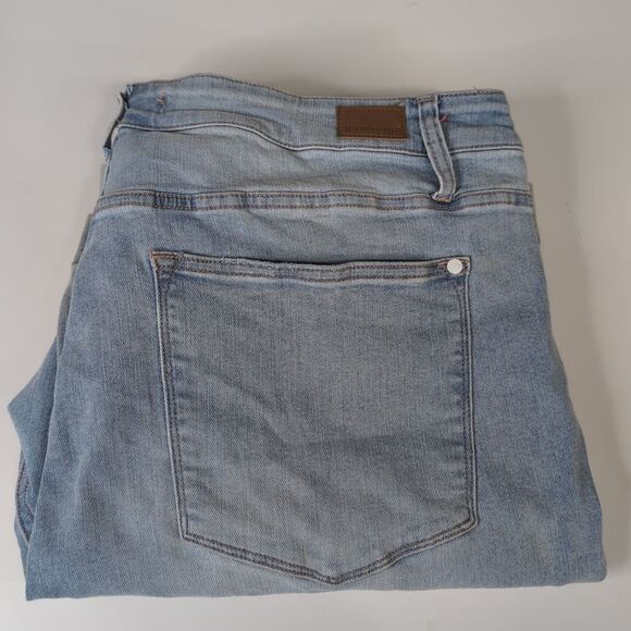 Judy Blue Denim - Judy Blue Cadence Wide Leg High Wait Jeans 22W Braided Waist Flare